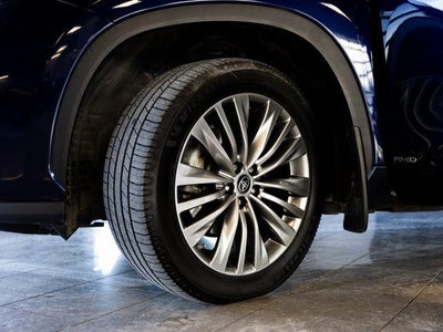 2023 Toyota Highlander Hybrid Platinum