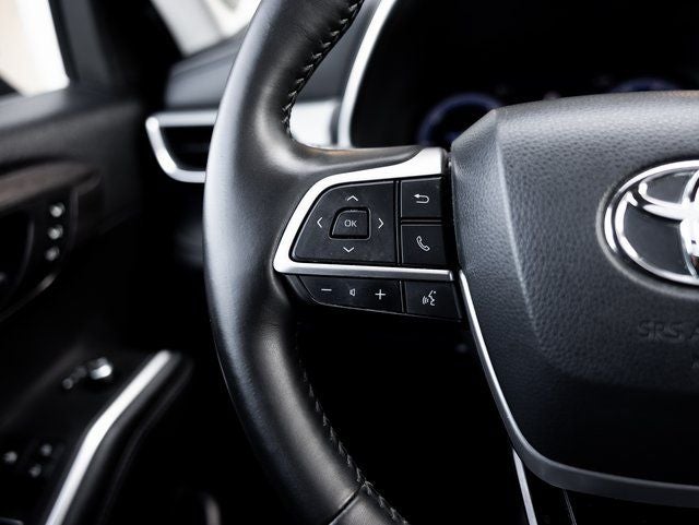 2023 Toyota Highlander Hybrid Platinum