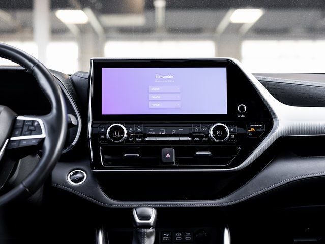 2023 Toyota Highlander Hybrid Platinum