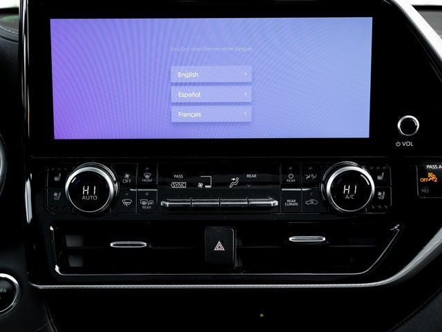 2023 Toyota Highlander Hybrid Platinum