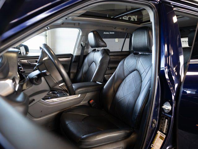 2023 Toyota Highlander Hybrid Platinum