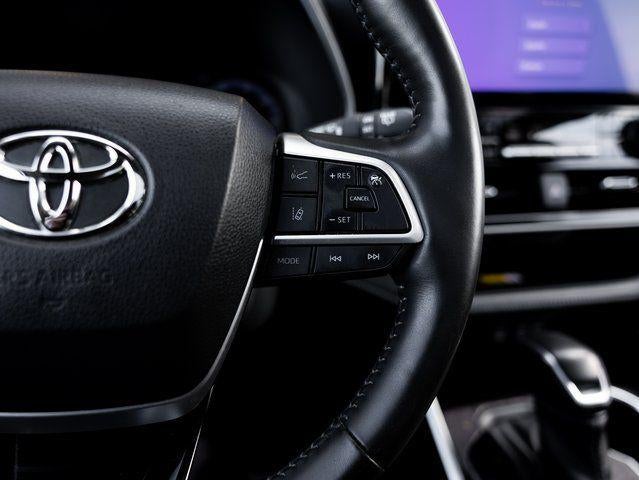 2023 Toyota Highlander Hybrid Platinum