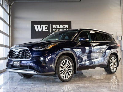 2023 Toyota Highlander Hybrid Platinum