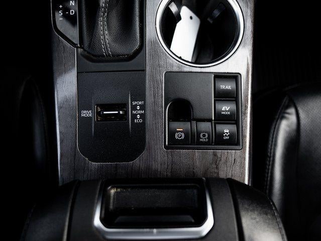 2023 Toyota Highlander Hybrid Platinum