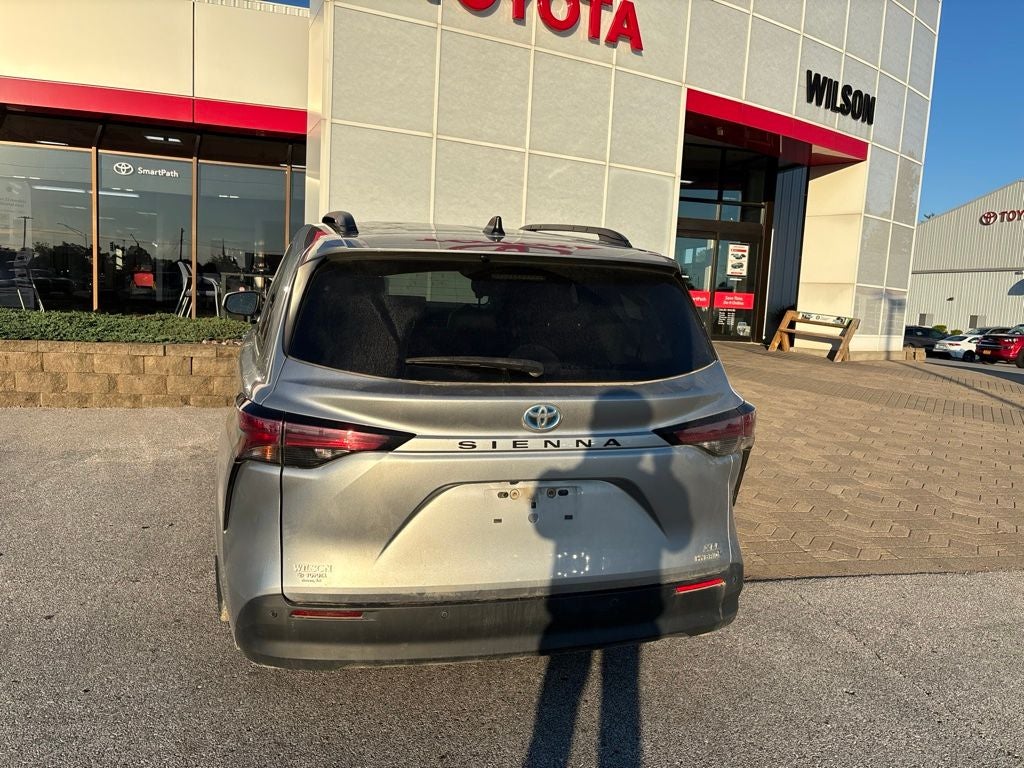 2021 Toyota Sienna XLE 7 Passenger