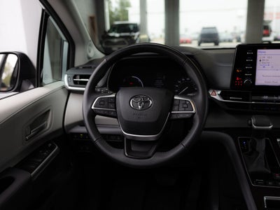 2024 Toyota Sienna XLE 8 Passenger