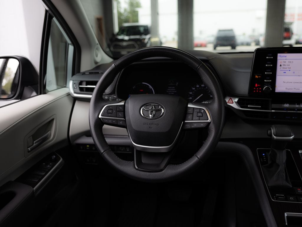 2024 Toyota Sienna XLE 8 Passenger
