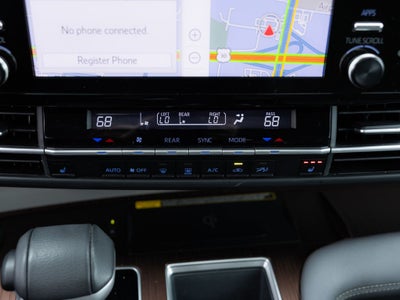 2024 Toyota Sienna XLE 8 Passenger