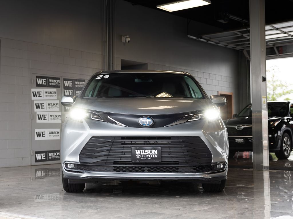 2024 Toyota Sienna XLE 8 Passenger