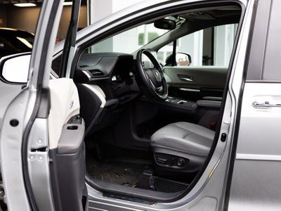 2024 Toyota Sienna XLE 8 Passenger