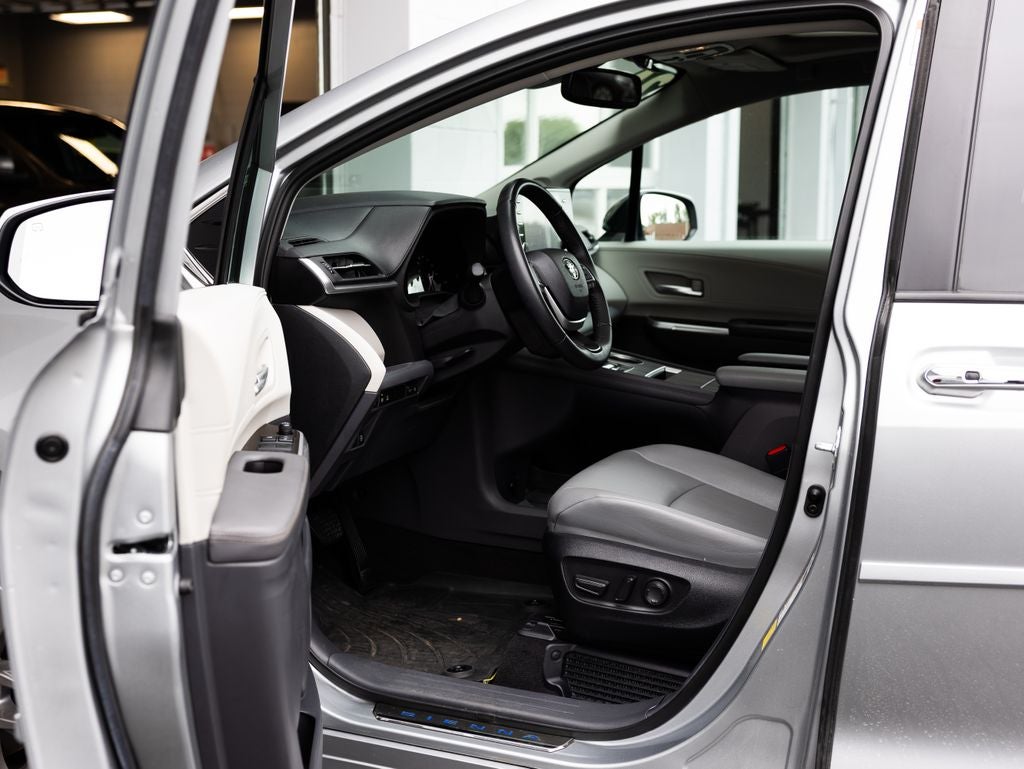 2024 Toyota Sienna XLE 8 Passenger