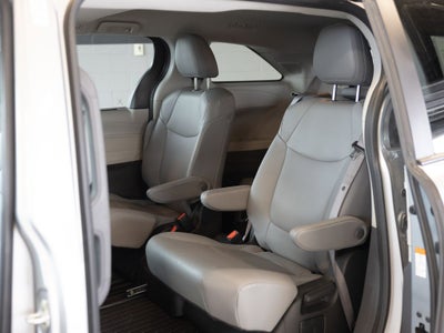 2024 Toyota Sienna XLE 8 Passenger