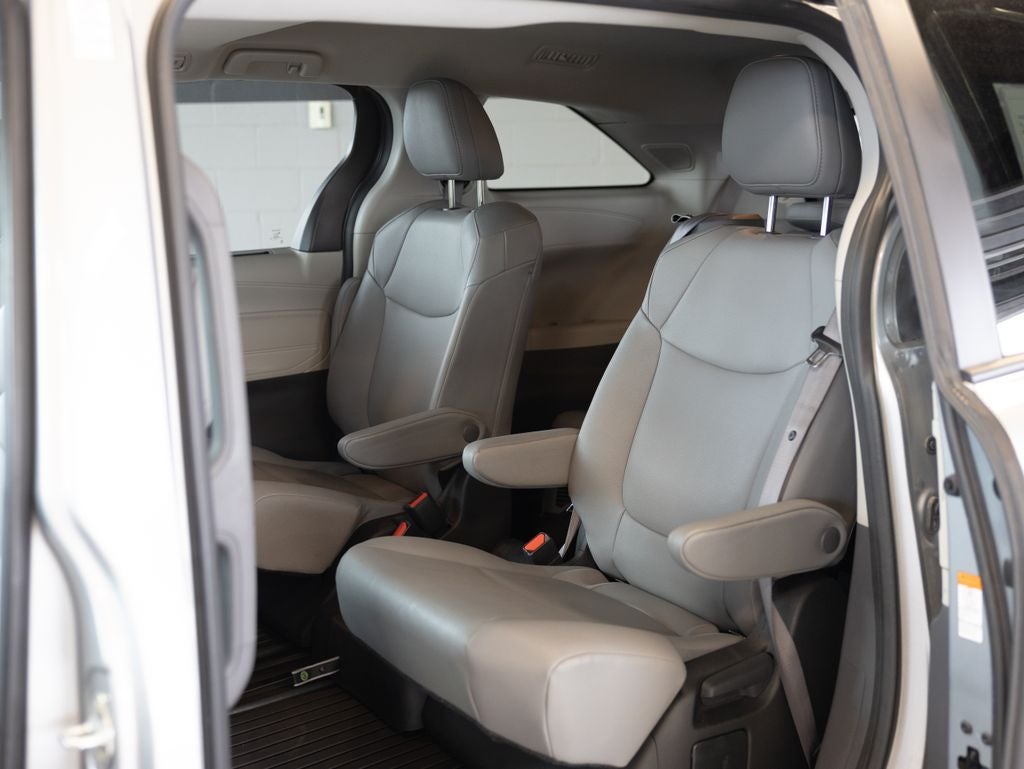2024 Toyota Sienna XLE 8 Passenger
