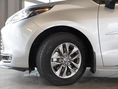 2024 Toyota Sienna XLE 8 Passenger