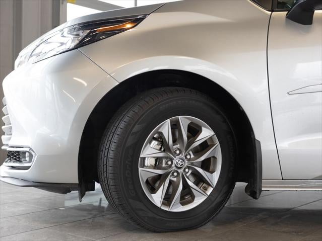 2024 Toyota Sienna XLE 8 Passenger