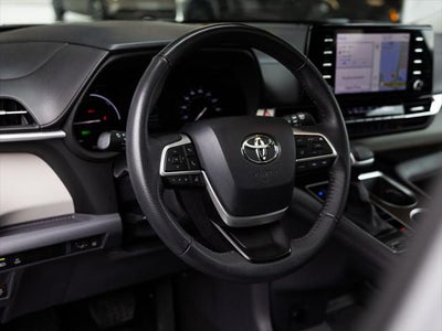 2024 Toyota Sienna XLE 8 Passenger