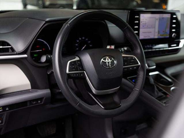 2024 Toyota Sienna XLE 8 Passenger