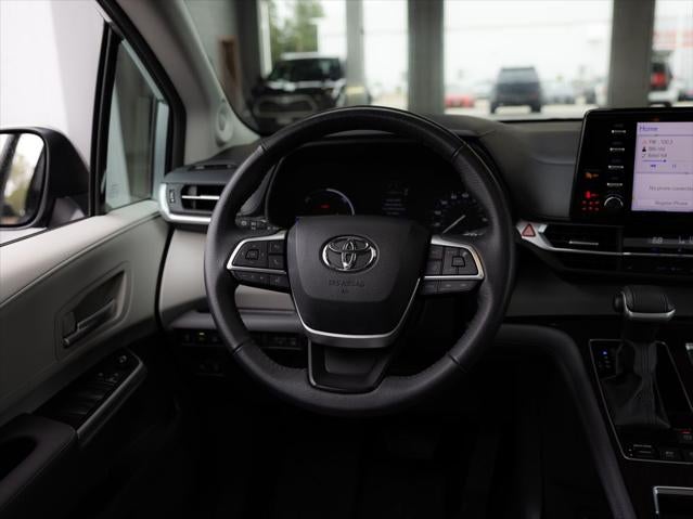 2024 Toyota Sienna XLE 8 Passenger