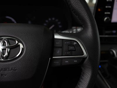 2024 Toyota Sienna XLE 8 Passenger