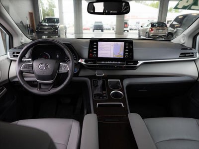 2024 Toyota Sienna XLE 8 Passenger