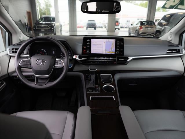 2024 Toyota Sienna XLE 8 Passenger
