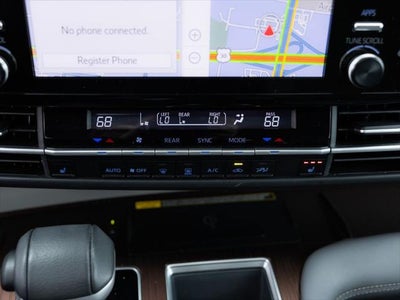 2024 Toyota Sienna XLE 8 Passenger
