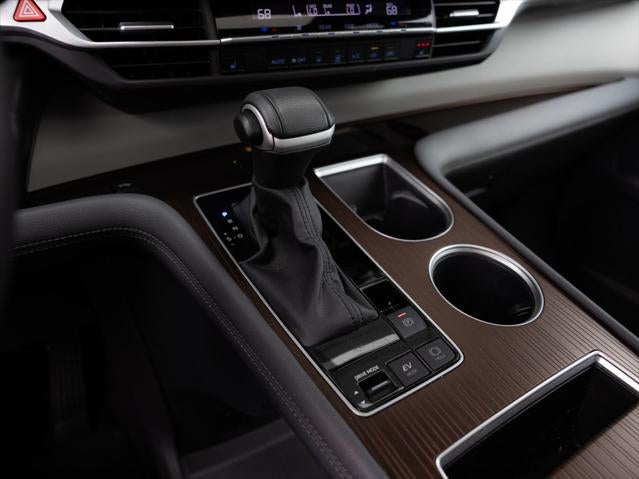 2024 Toyota Sienna XLE 8 Passenger