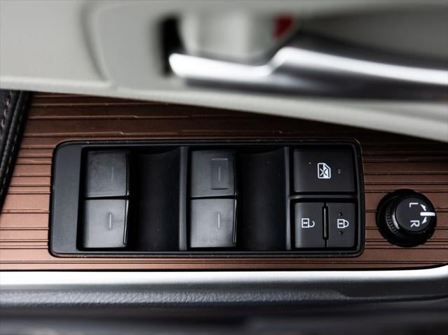 2024 Toyota Sienna XLE 8 Passenger
