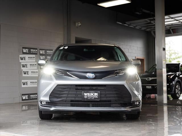 2024 Toyota Sienna XLE 8 Passenger