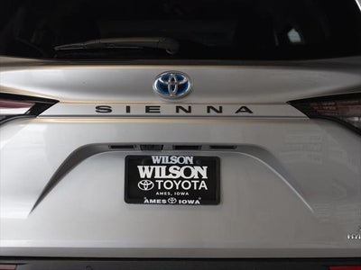 2024 Toyota Sienna XLE 8 Passenger