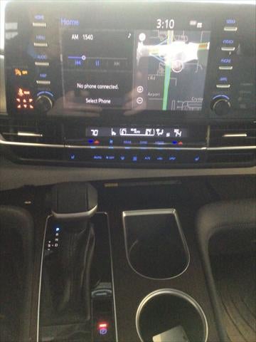 2021 Toyota Sienna XLE 8 Passenger