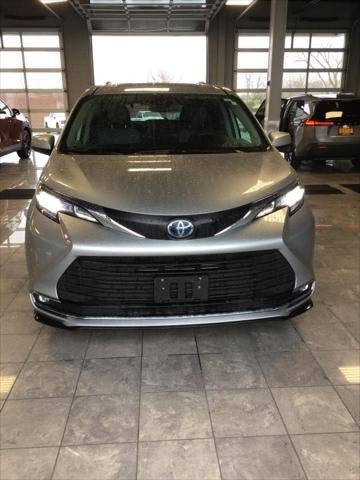 2021 Toyota Sienna XLE 8 Passenger
