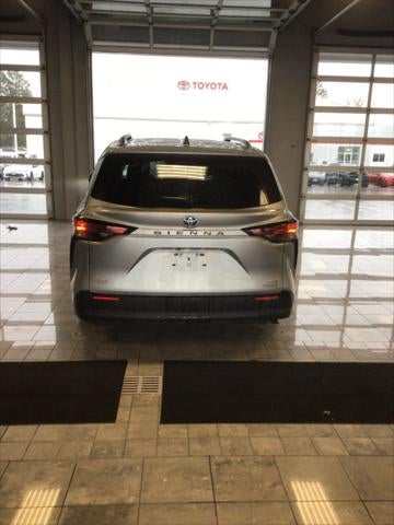 2021 Toyota Sienna XLE 8 Passenger