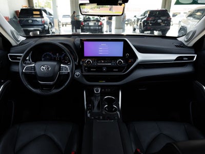 2023 Toyota Highlander Platinum