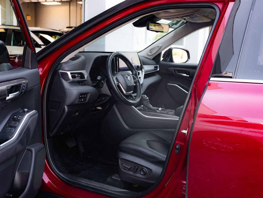 2023 Toyota Highlander Platinum