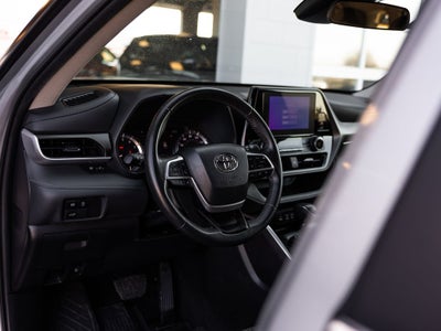 2024 Toyota Highlander LE