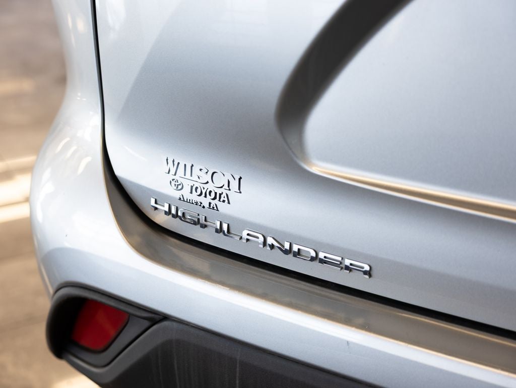 2024 Toyota Highlander LE