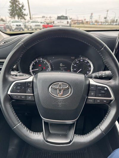 2024 Toyota Highlander LE