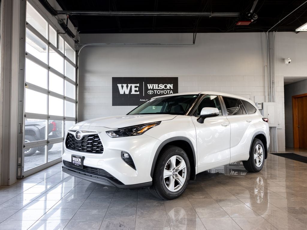 2024 Toyota Highlander LE