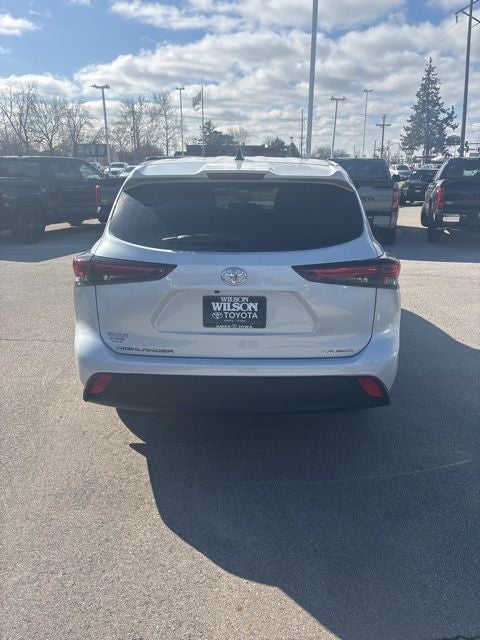 2024 Toyota Highlander LE