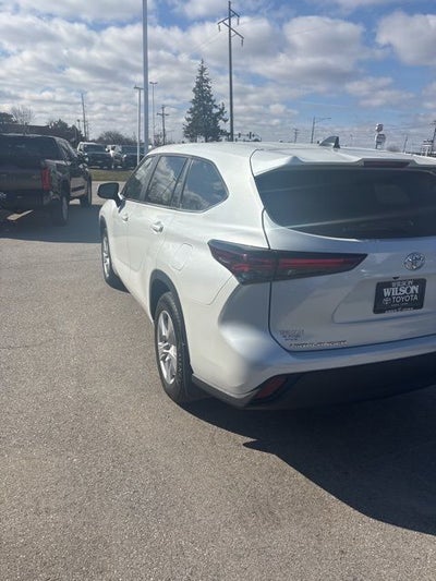 2024 Toyota Highlander LE