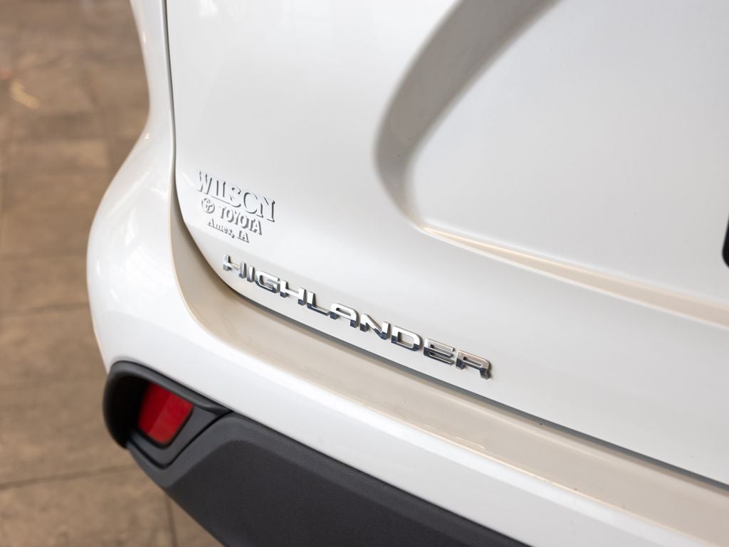 2024 Toyota Highlander LE