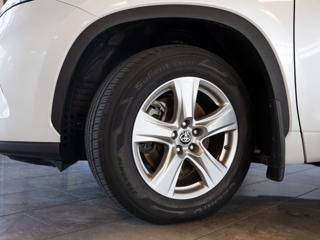 2024 Toyota Highlander LE