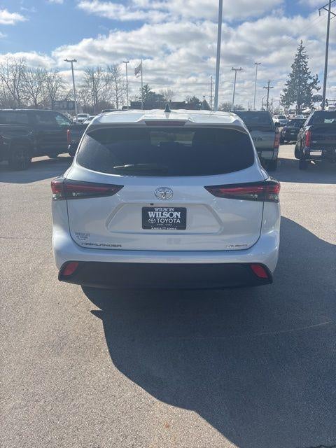 2024 Toyota Highlander LE