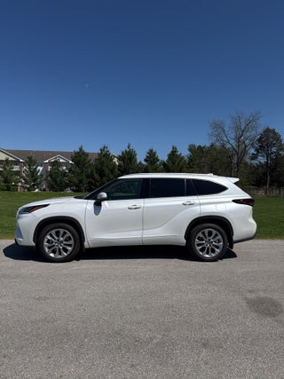 2024 Toyota Highlander LE