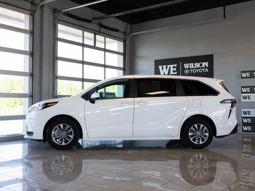 2026 Toyota Sienna LE 8 Passenger