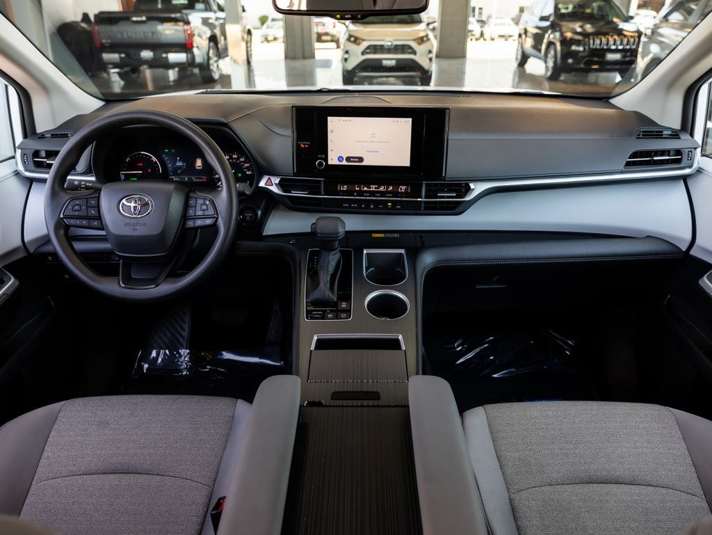 2026 Toyota Sienna LE 8 Passenger