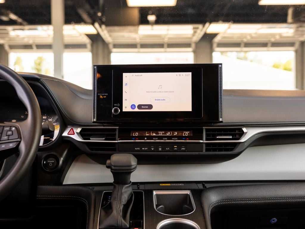 2026 Toyota Sienna LE 8 Passenger