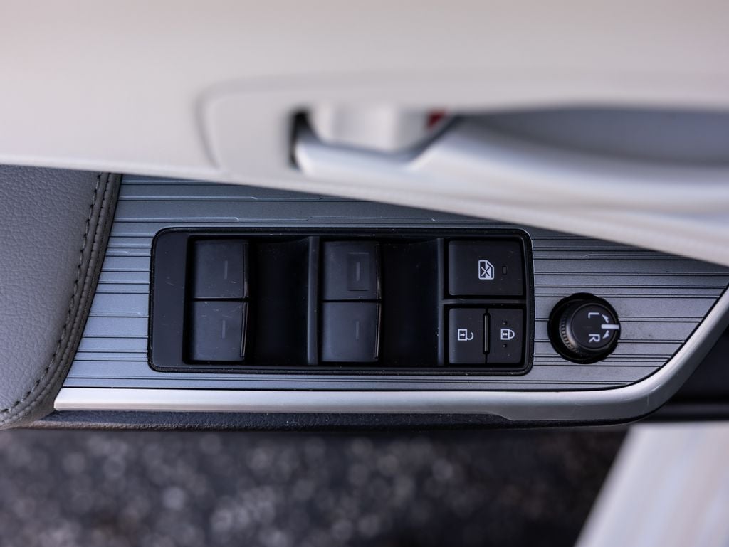 2026 Toyota Sienna LE 8 Passenger
