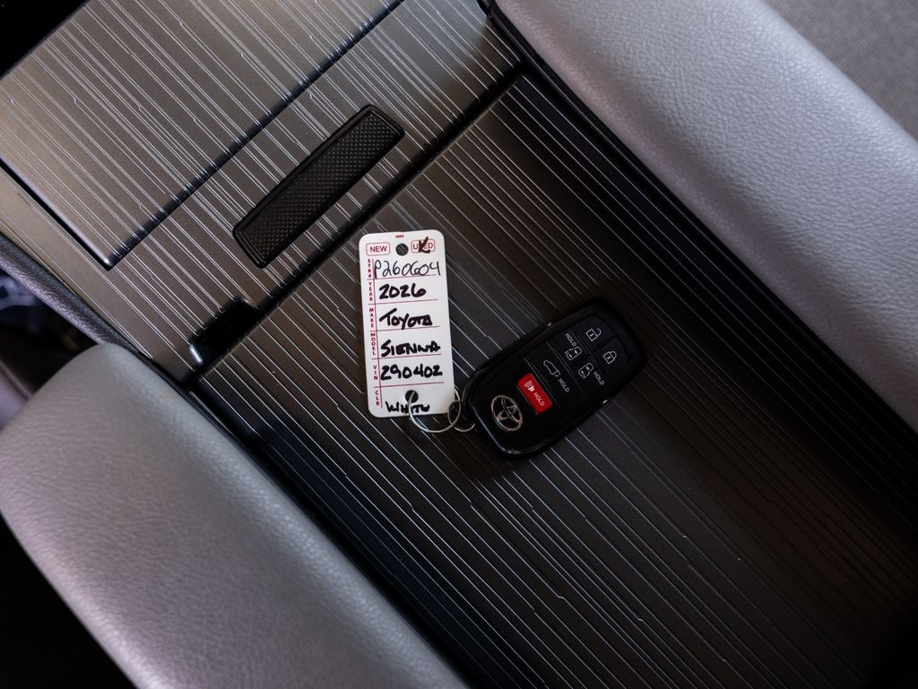 2026 Toyota Sienna LE 8 Passenger